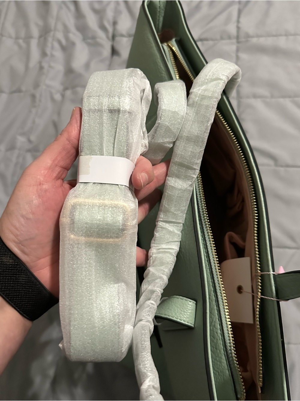 Poppy & Peonies Go Getter Tote in mint - Picture 5 of 9